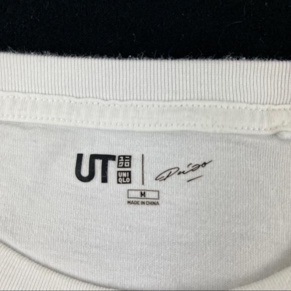 UT Tshirt Mens Medium White Hand Graphic Short Sleeve - Picture 2 of 7